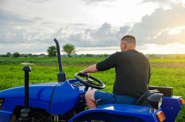 Guide d'informations sur les règles pour conduire un tracteur